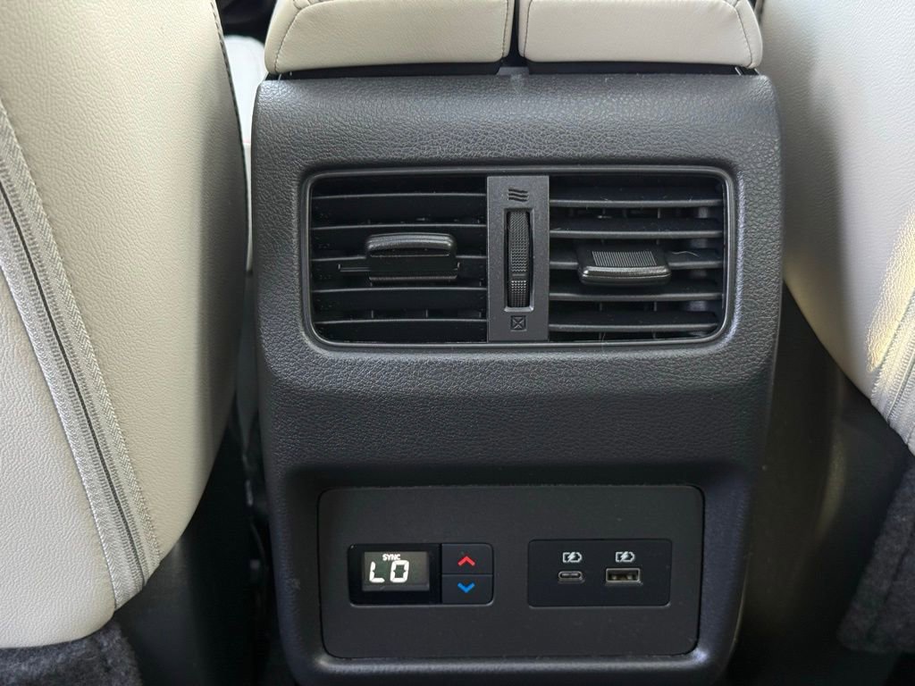 Used 2023 Nissan Rogue SL w/ SL Premium Package image 13