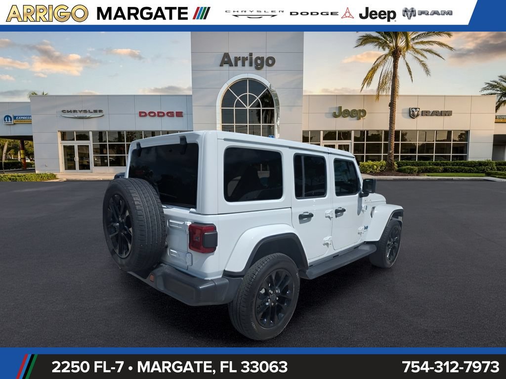 Used 2025 Jeep Wrangler Unlimited Sahara AWD/4WD image 5