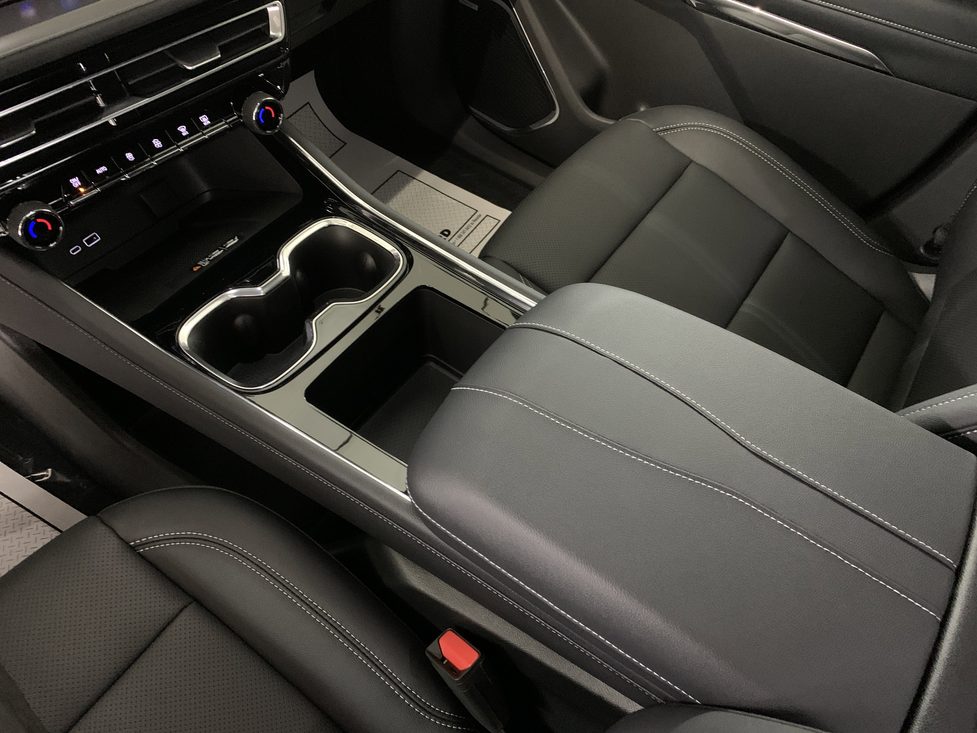 New 2025 Chevrolet Traverse LT w/ Enhanced Driving Package image 29