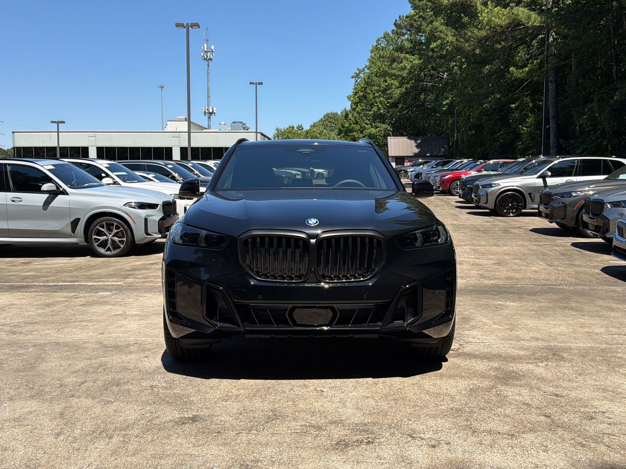 New 2026 BMW X5 xDrive50e w/ M Sport Package AWD/4WD image 4