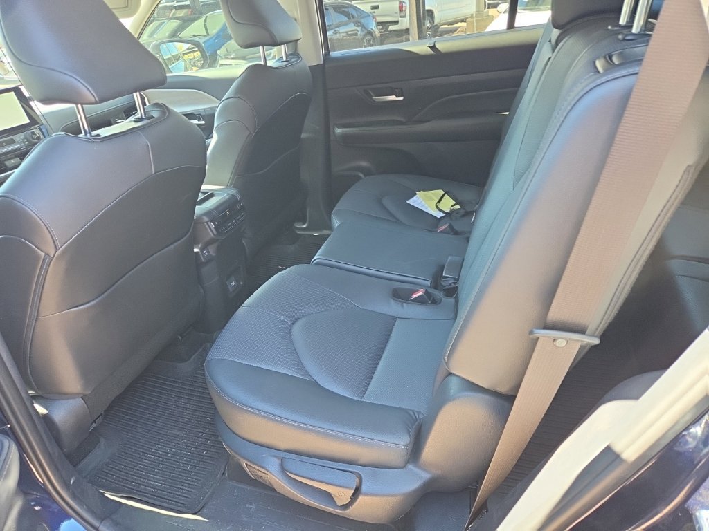Used 2026 Toyota Grand Highlander AWD Hybrid image 9