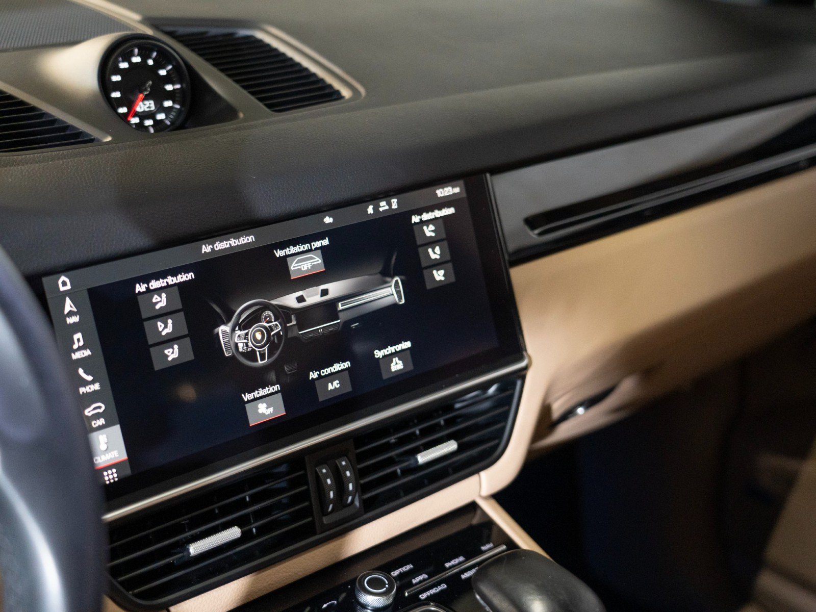 Certified 2021 Porsche Cayenne S AWD/4WD image 21