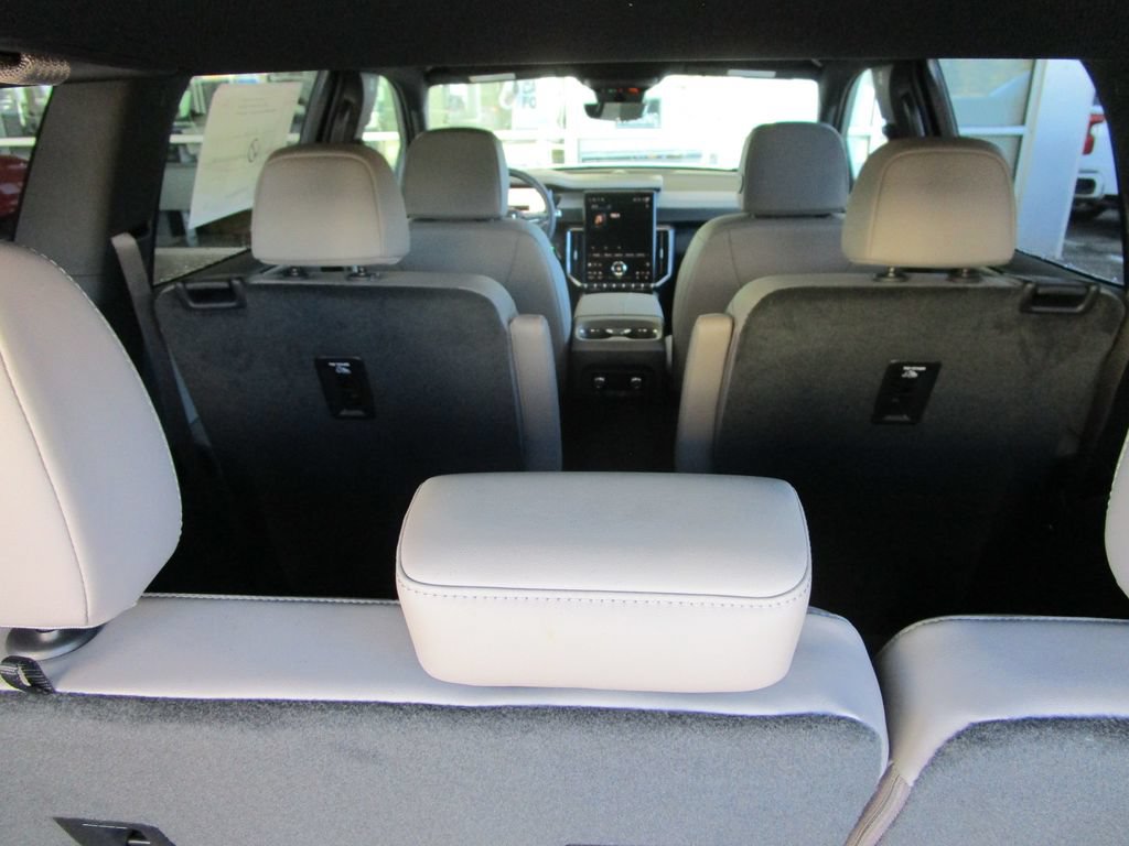 New 2026 GMC Acadia Elevation w/ Elevation Premium Package FWD image 14