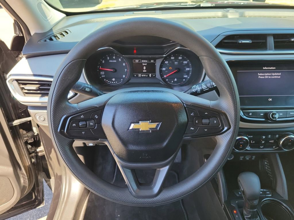 Used 2021 Chevrolet TrailBlazer LT w/ Convenience Package AWD/4WD image 25
