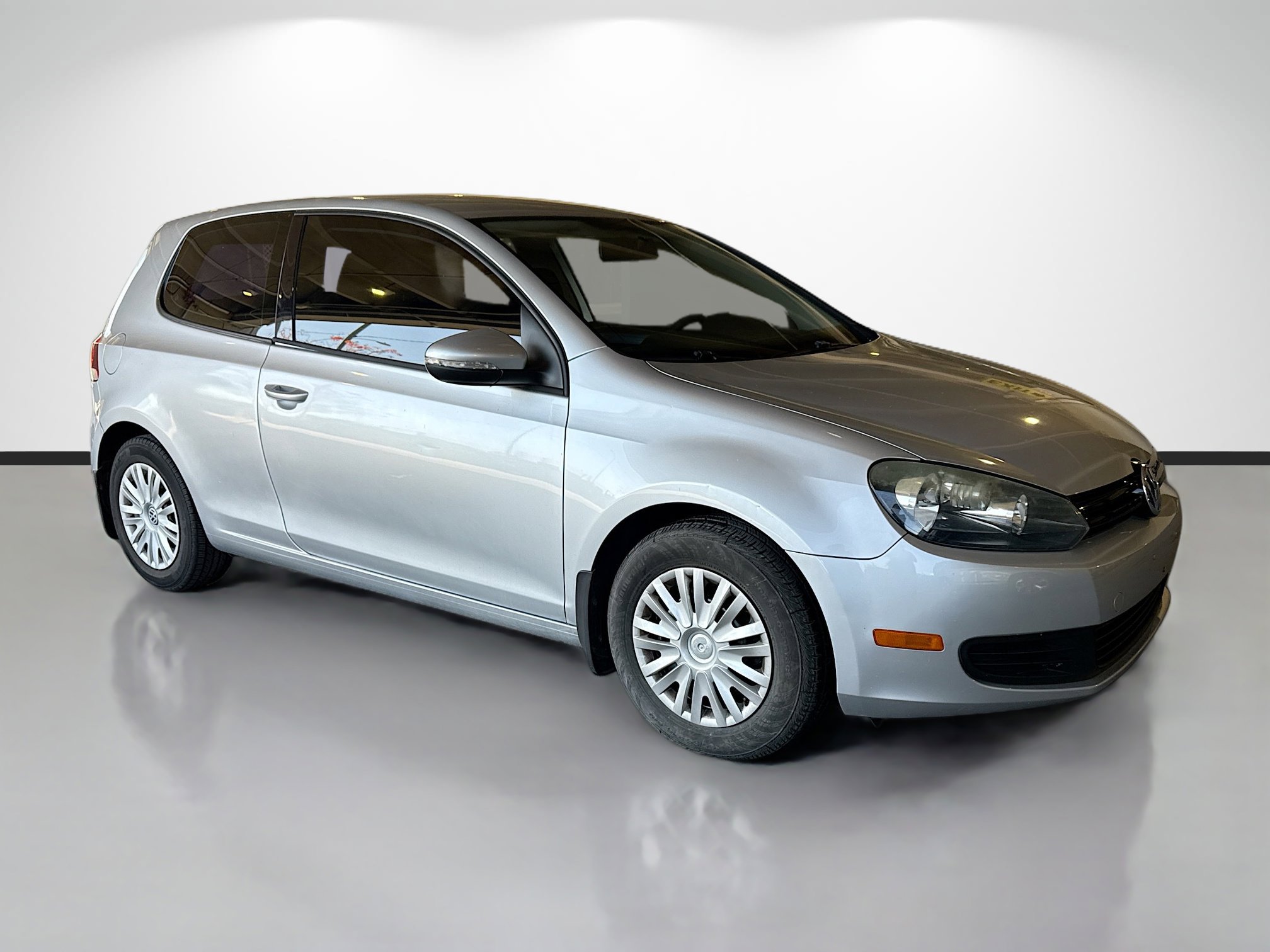 Used 2010 Volkswagen Golf 2-Door image 7