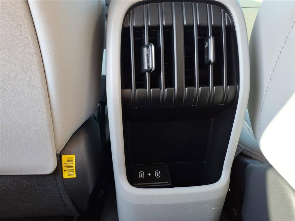 Used 2025 Hyundai Kona Limited image 14