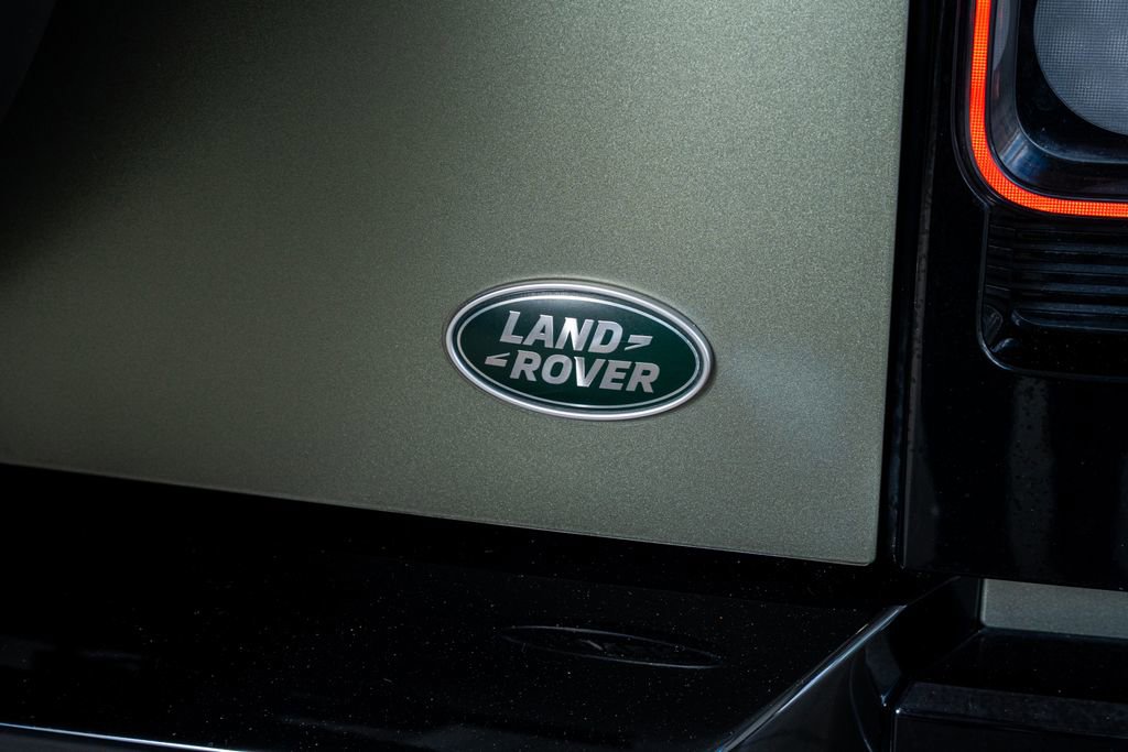 Used 2022 Land Rover Defender 90 X image 28