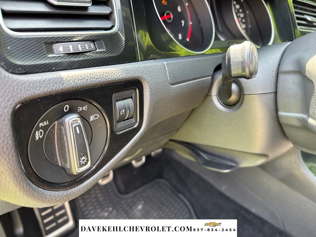 Used 2017 Volkswagen Golf 4-Door FWD image 12