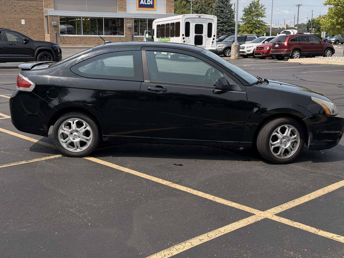 Used 2009 Ford Focus SE FWD image 9