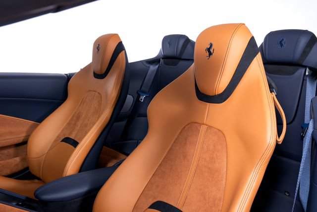 Used 2026 Ferrari Roma Spider RWD image 21