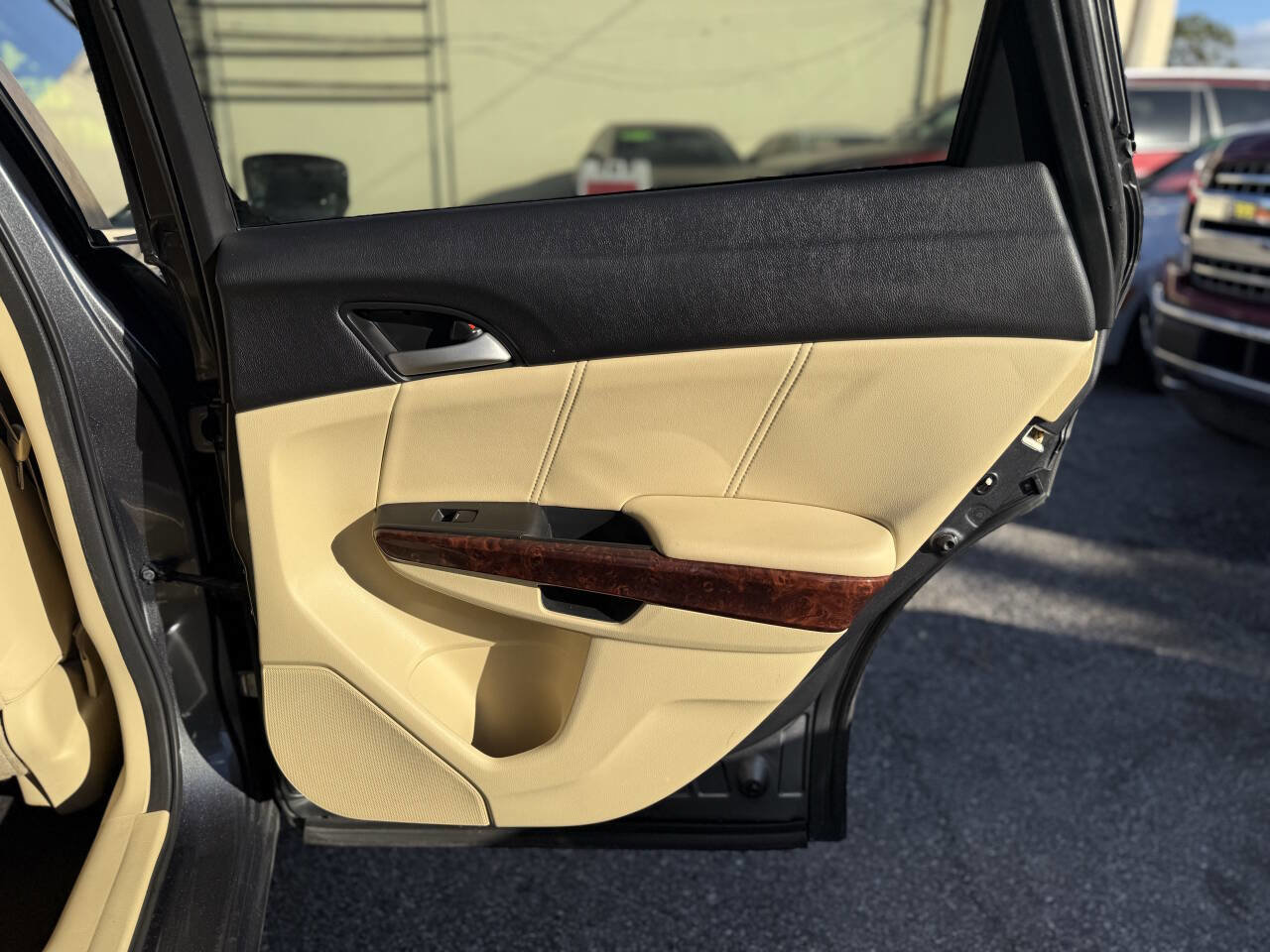 Used 2010 Honda Crosstour EX-L image 23