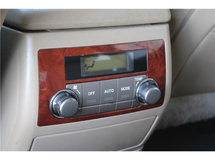 Used 2013 Toyota Highlander Limited image 37