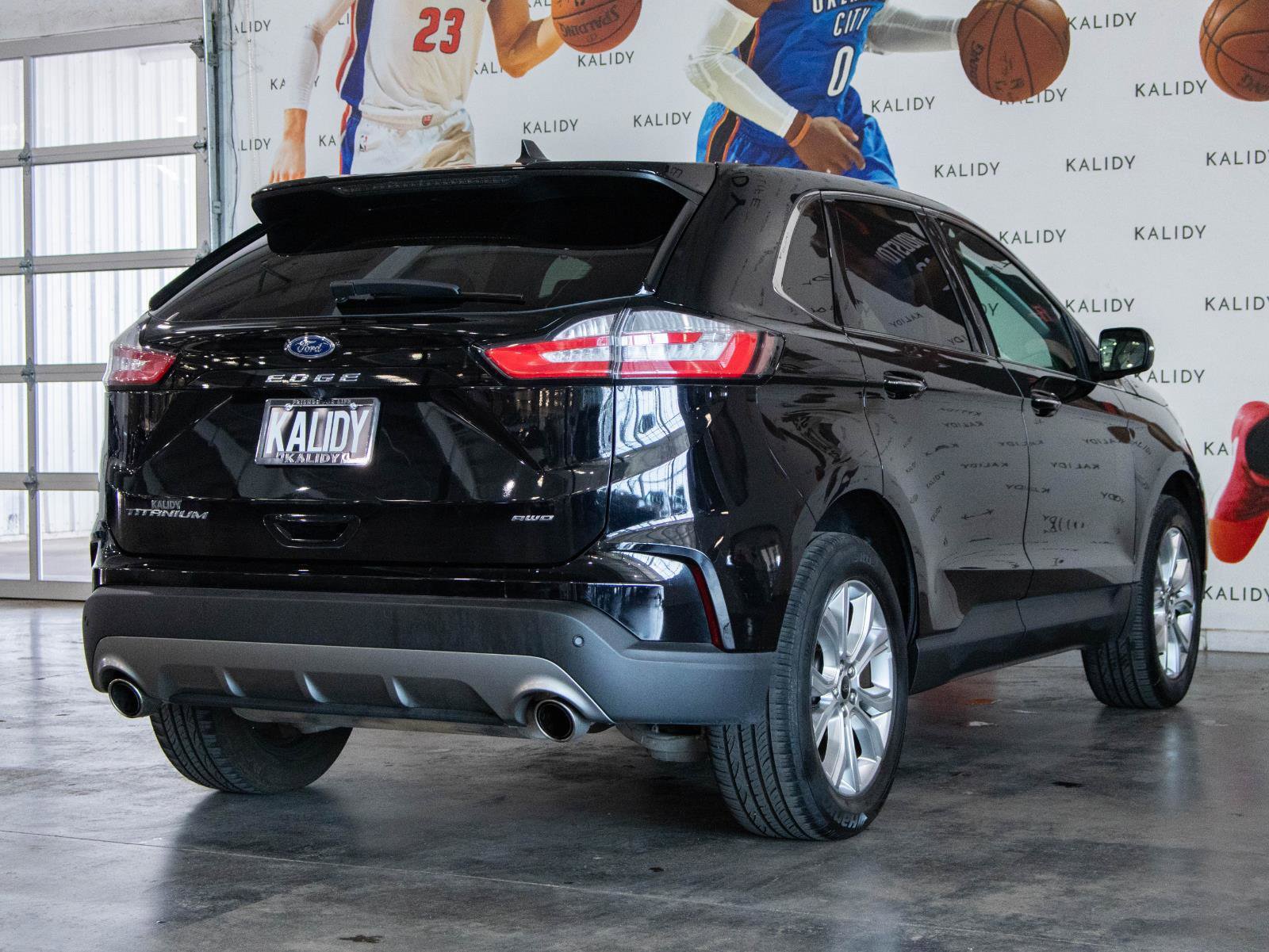Used 2024 Ford Edge Titanium image 25