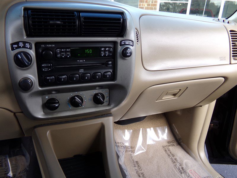 Used 2004 Ford Explorer Sport Trac XLT 4WD image 52