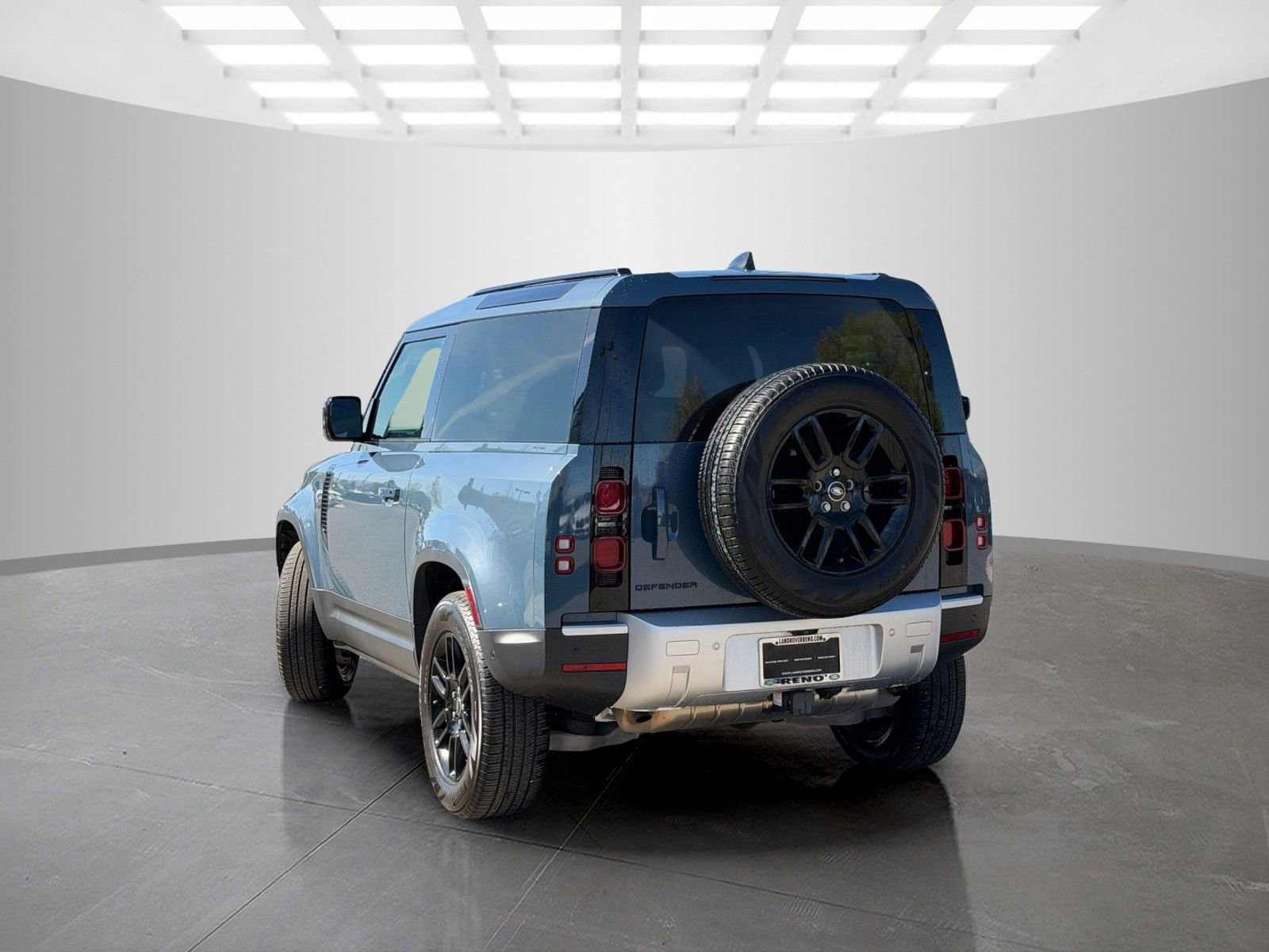 Used 2025 Land Rover Defender 90 S image 7