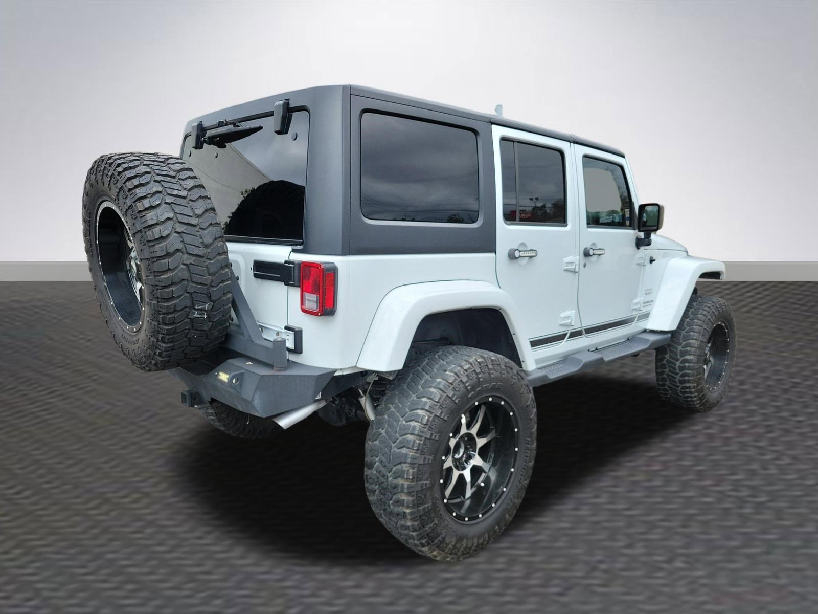 Used 2017 Jeep Wrangler Unlimited Sahara w/ Dual Top Group image 5