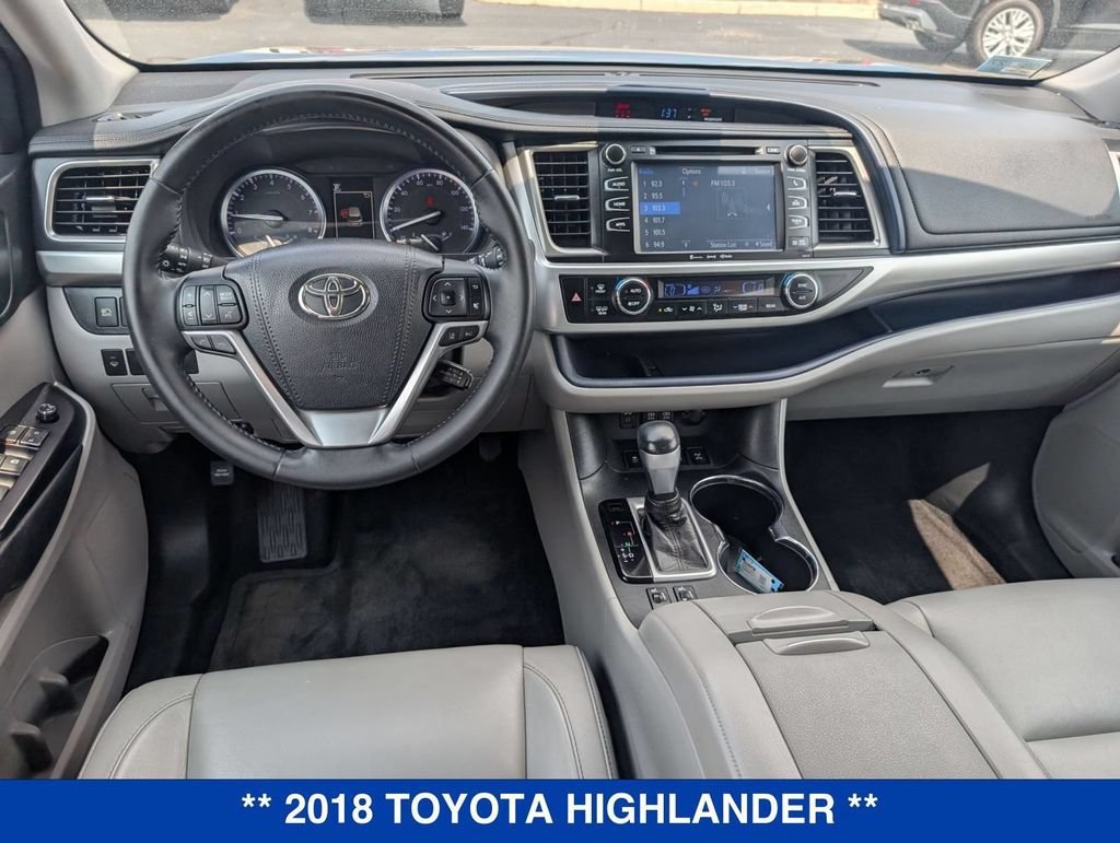 Used 2018 Toyota Highlander XLE w/ Carpet Mat Package (TMS) AWD/4WD image 19