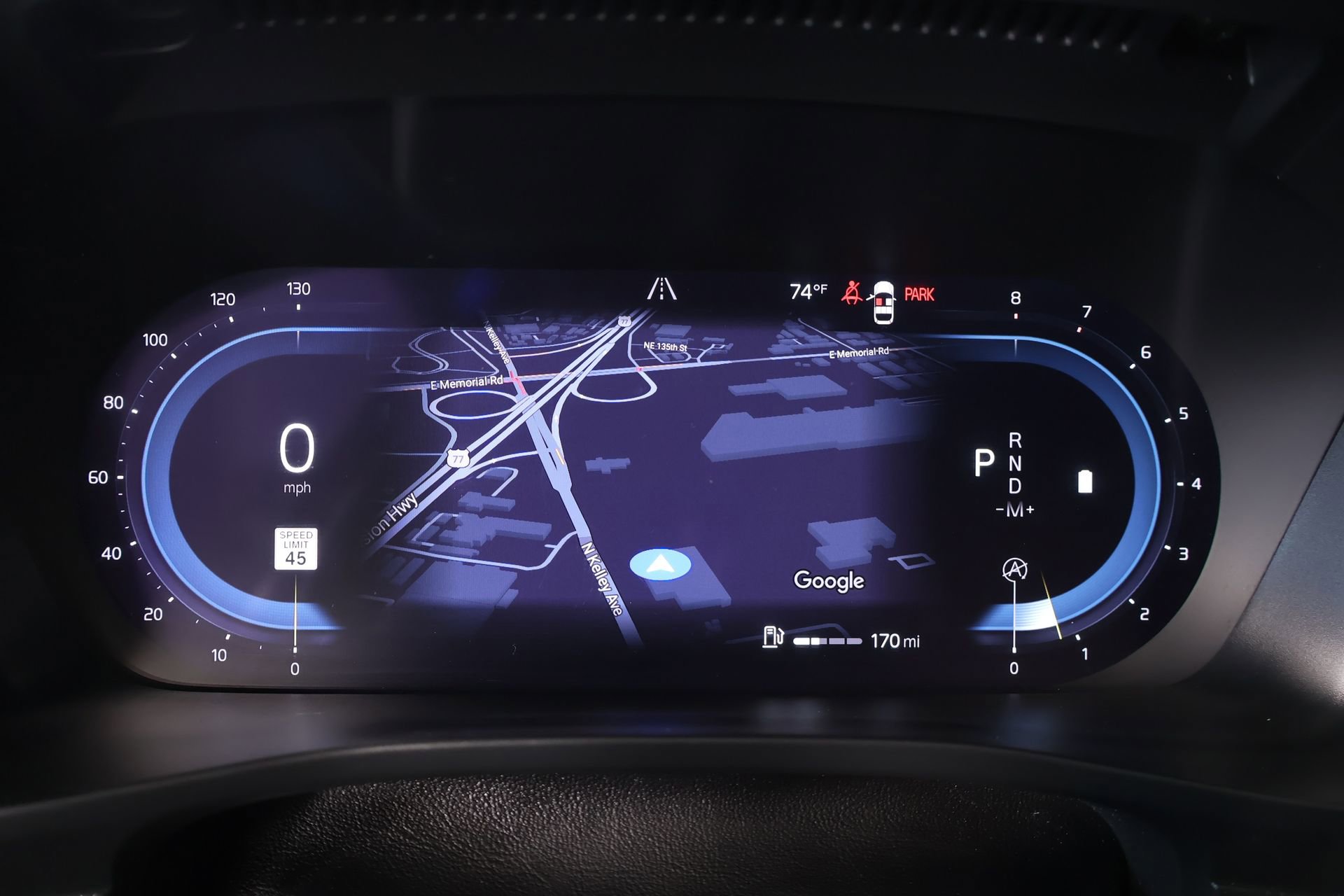 Used 2023 Volvo XC40 B5 Core image 4