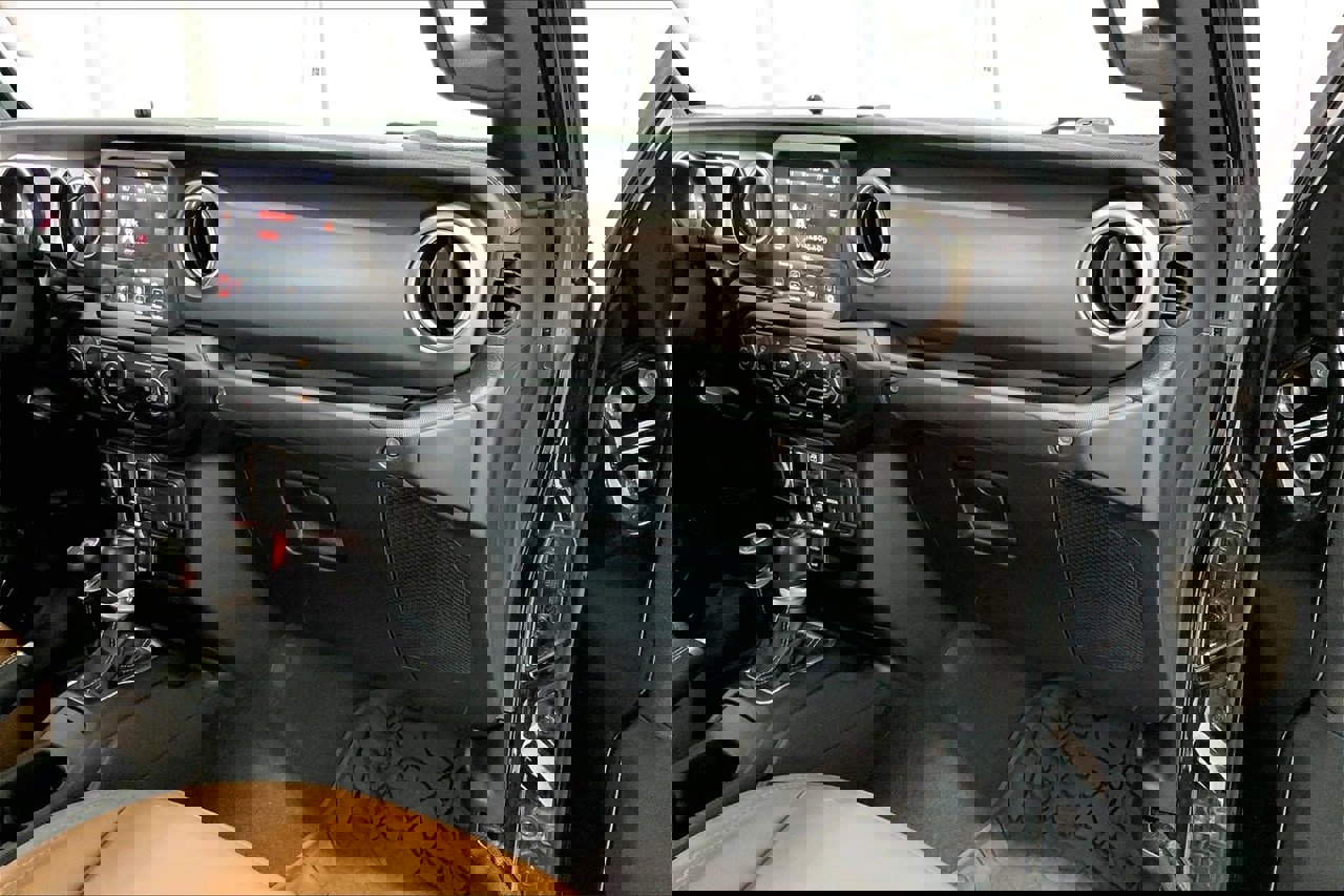 Used 2020 Jeep Gladiator Rubicon image 16