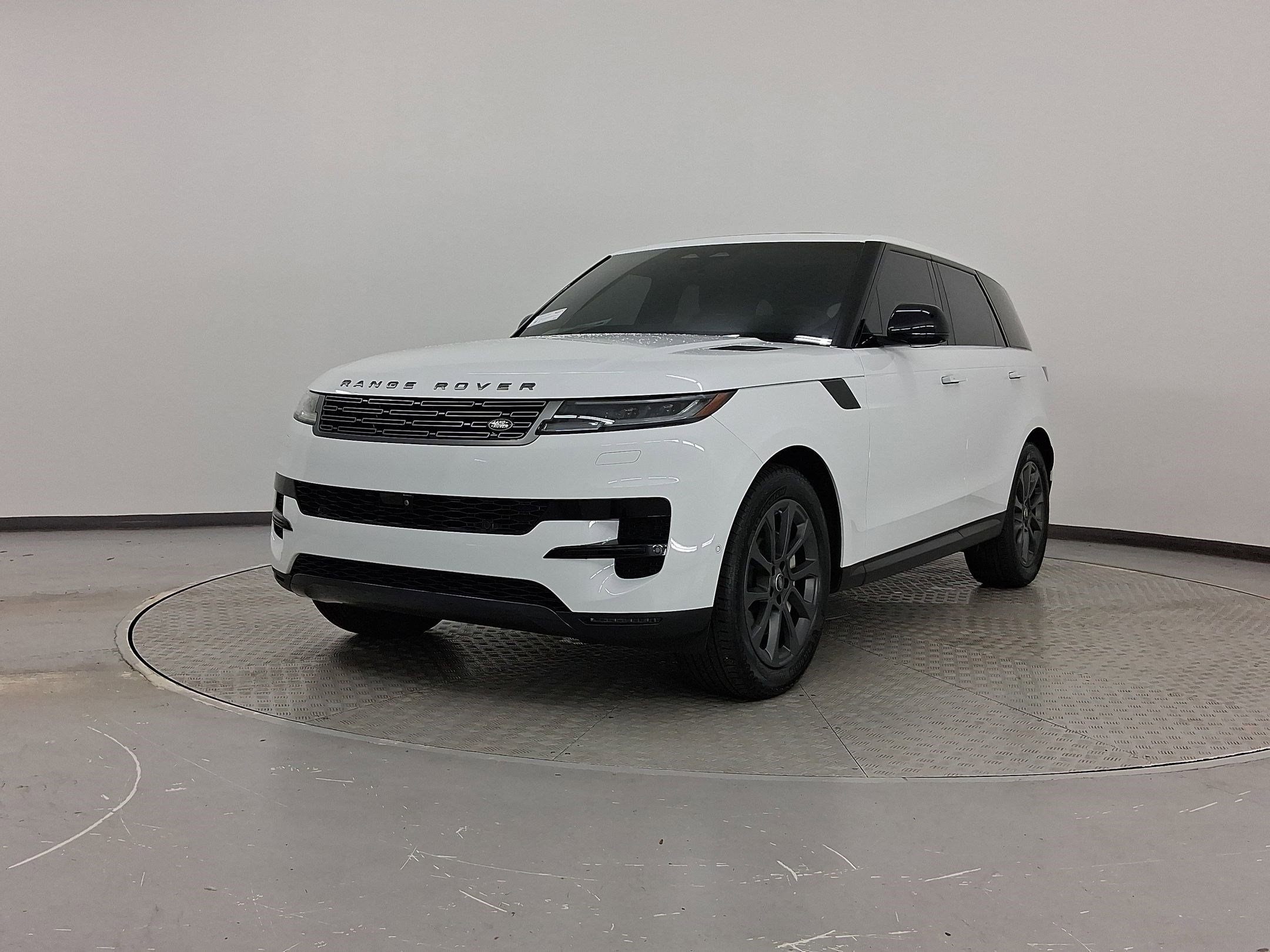 Used 2024 Land Rover Range Rover Sport SE image 1