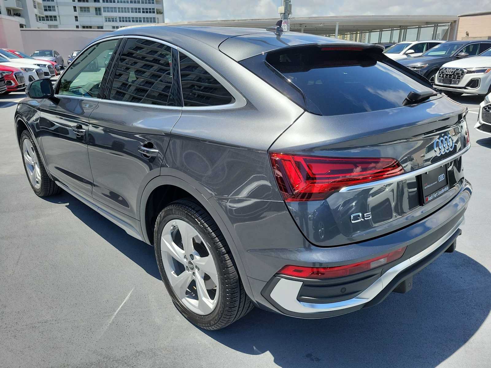 Certified 2025 Audi Q5 2.0T Premium AWD/4WD image 4