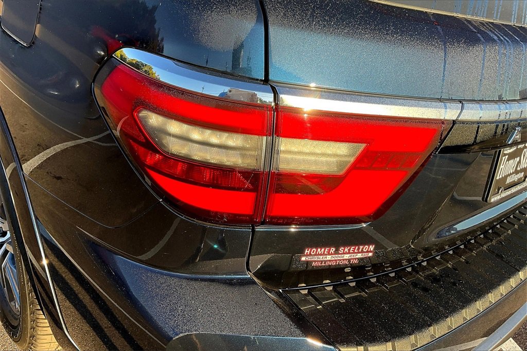 Used 2024 Nissan Armada SL w/ Captain's Chairs Package image 30