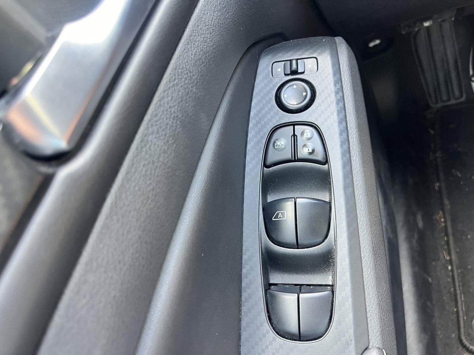 Used 2025 Nissan Altima 2.5 SV AWD/4WD image 13