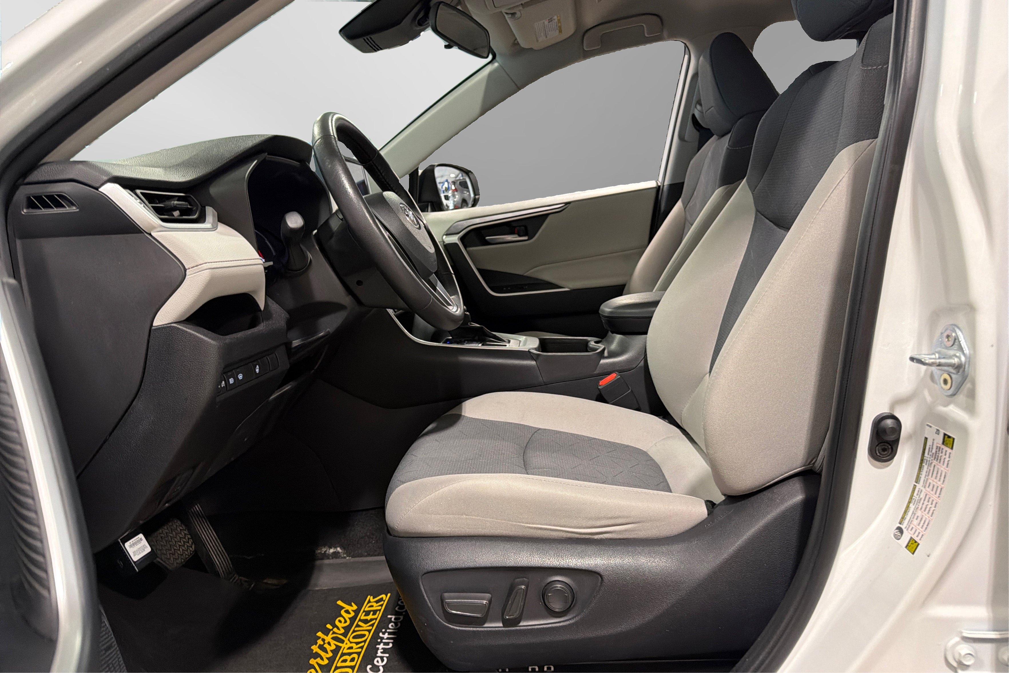 Used 2024 Toyota RAV4 XLE w/ Weather Package AWD/4WD image 17