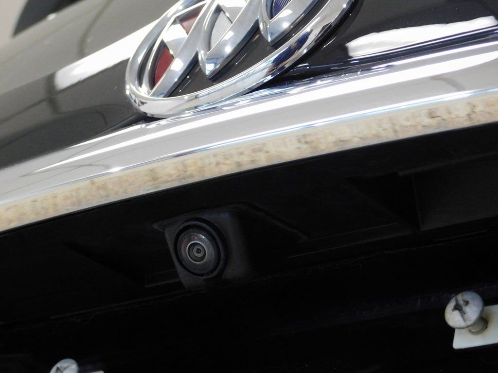 Used 2024 Buick Enclave Essence image 86