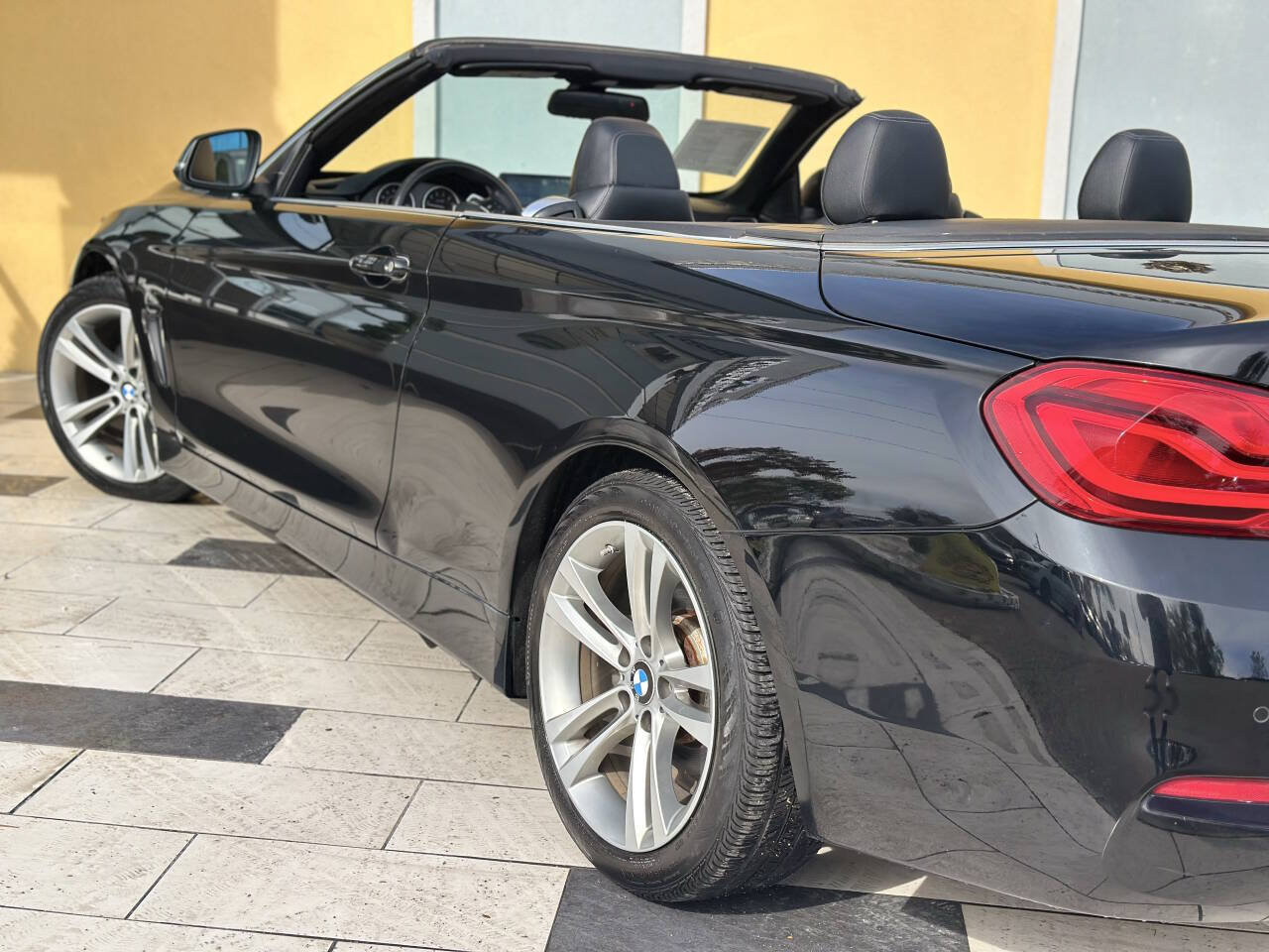 Used 2018 BMW 430i Convertible RWD image 19