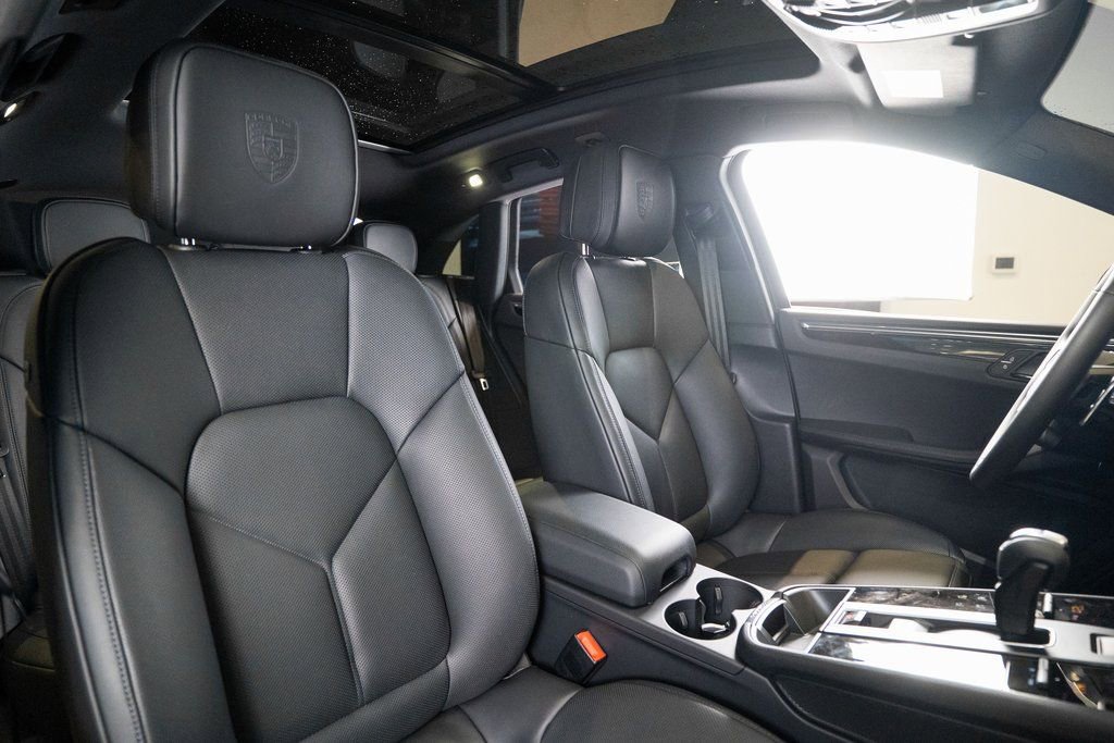 New 2026 Porsche Macan AWD/4WD image 17