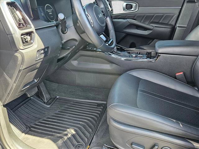Used 2023 Kia Sorento SX AWD/4WD image 17