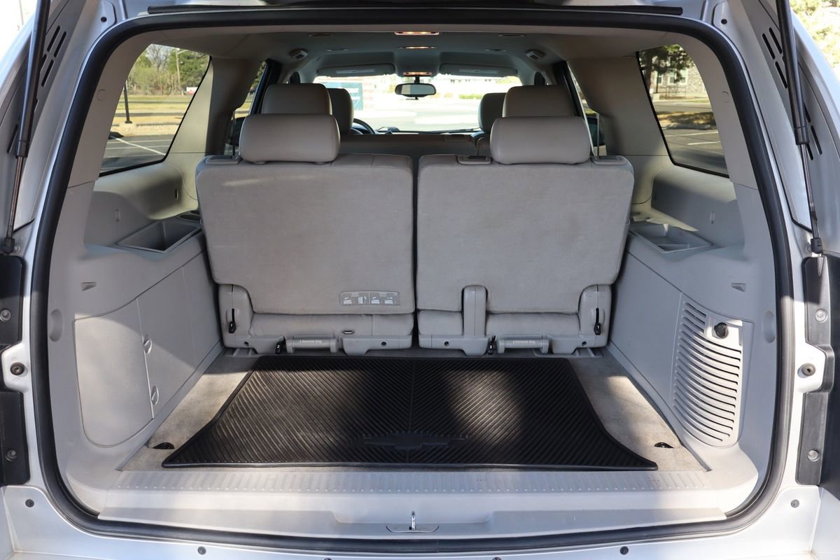 Used 2013 Chevrolet Suburban LT image 14