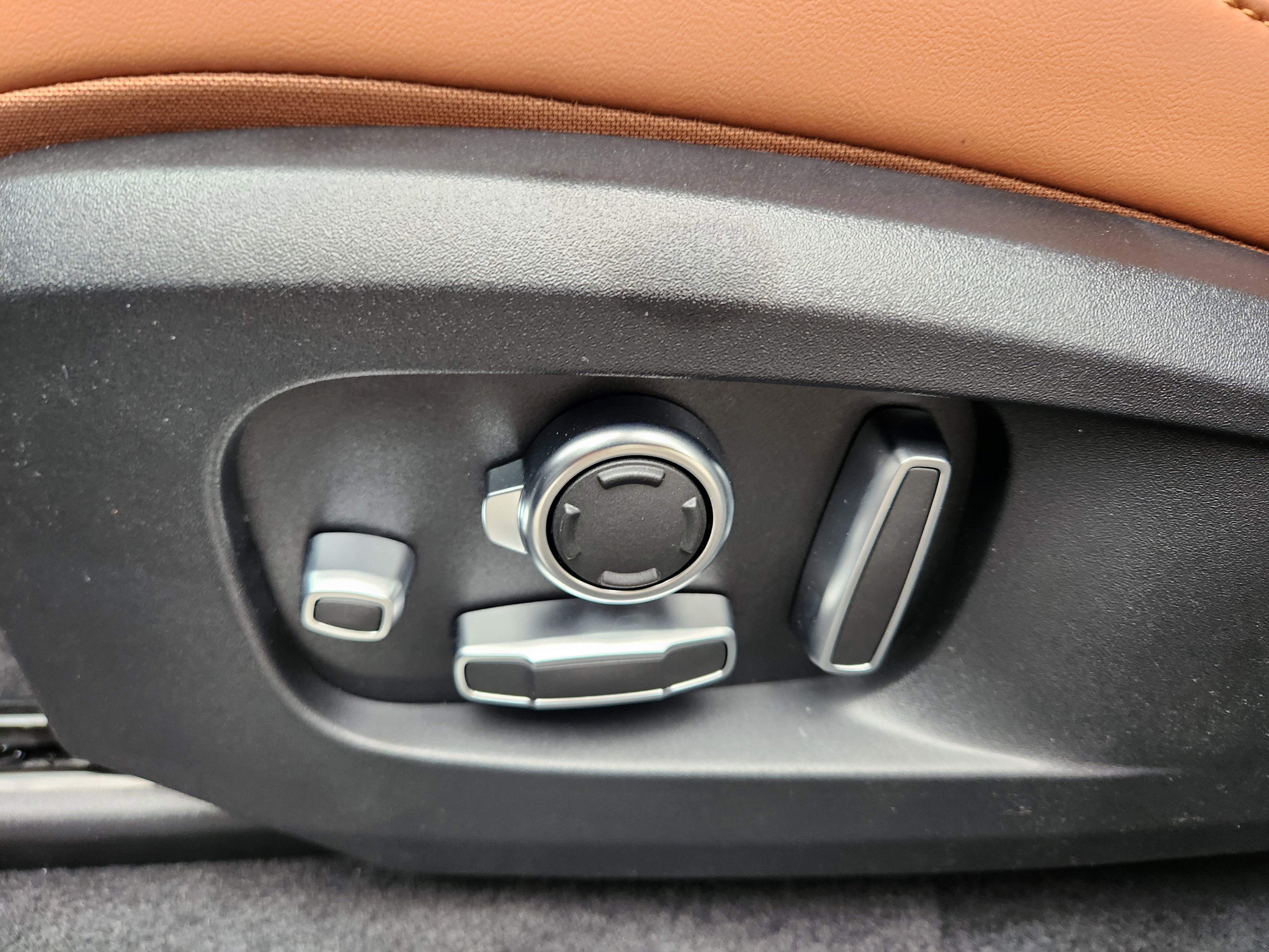 New 2026 Jaguar F-PACE R-Dynamic S image 12