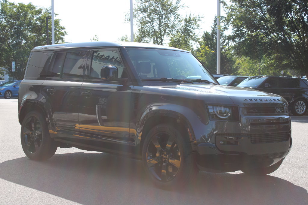 New 2026 Land Rover Defender 110 V8 AWD/4WD image 3