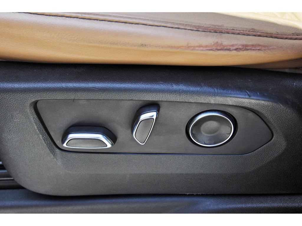 Used 2021 Cadillac Escalade Premium Luxury w/ Driver Assist Tech Package AWD/4WD image 25