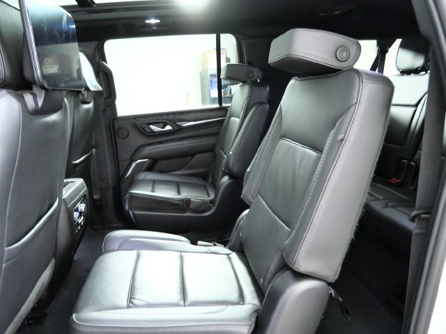 Used 2023 GMC Yukon XL Denali AWD/4WD image 13