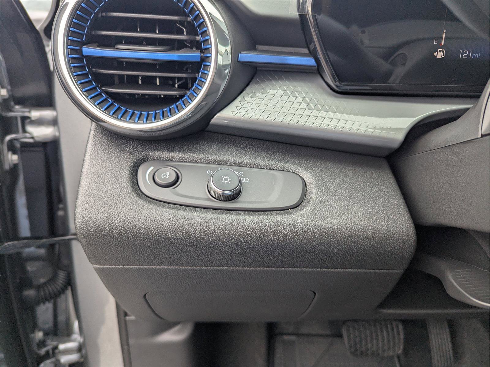 New 2026 Chevrolet Trax LT w/ Driver Confidence Package image 11