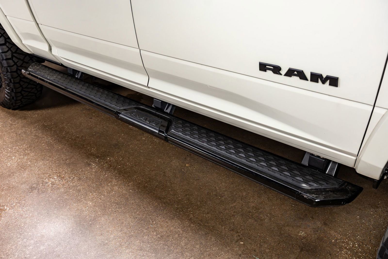 Used 2024 RAM 2500 Limited image 13