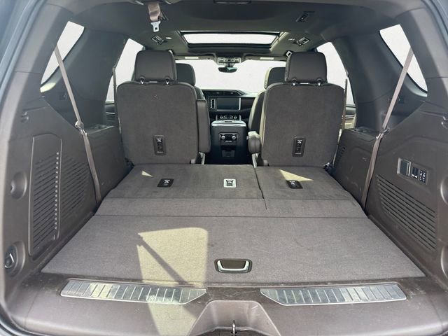 Used 2021 GMC Yukon Denali w/ Denali Premium Package image 24