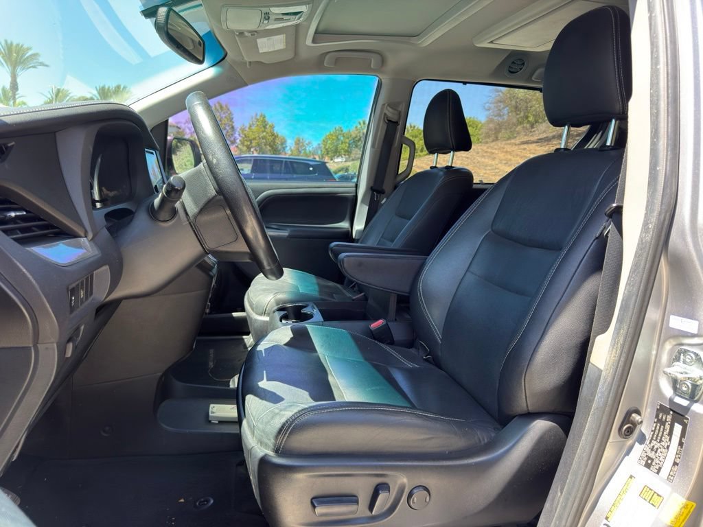 Used 2015 Toyota Sienna SE Premium FWD image 8