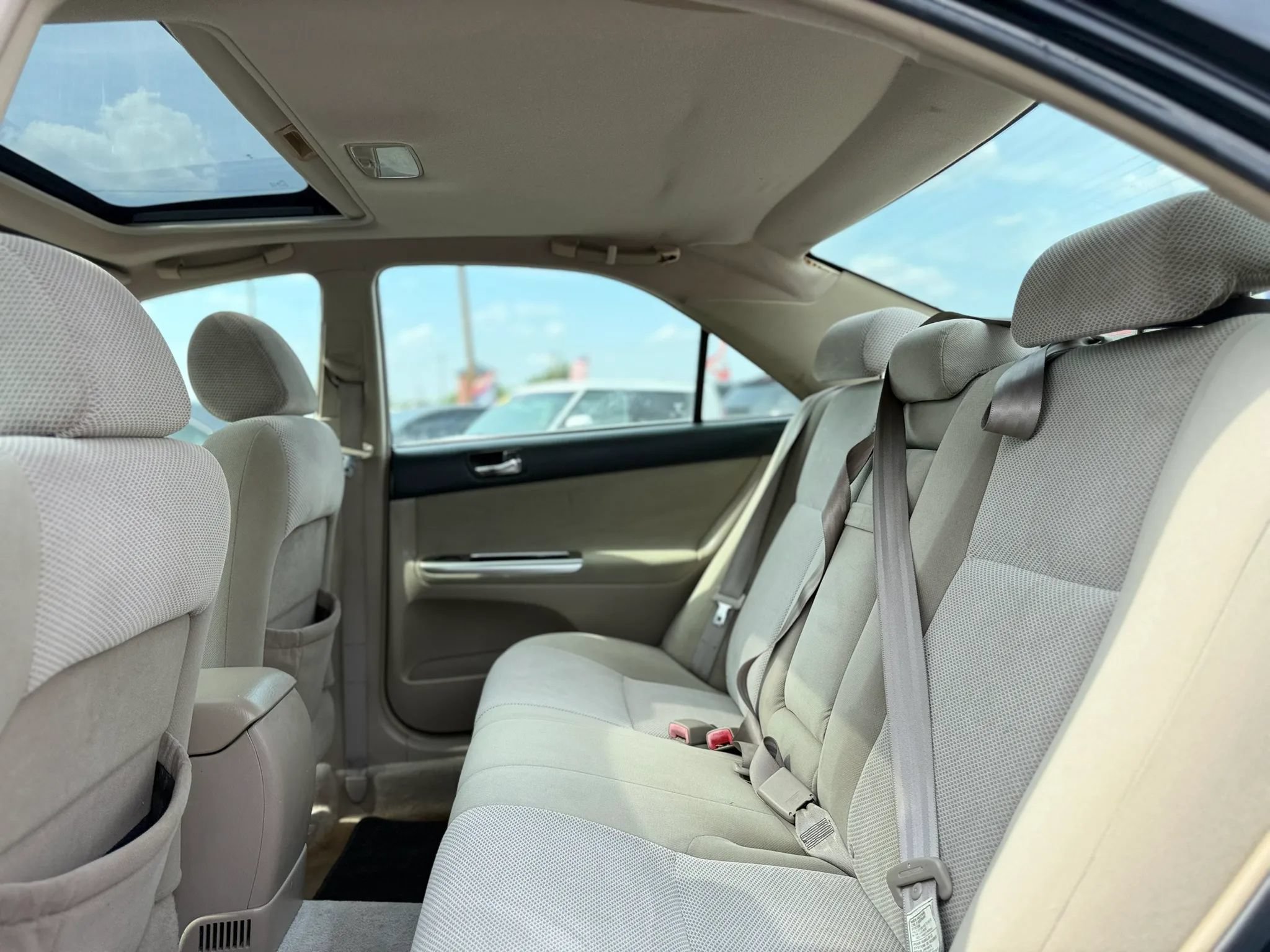 Used 2005 Toyota Camry LE FWD image 19