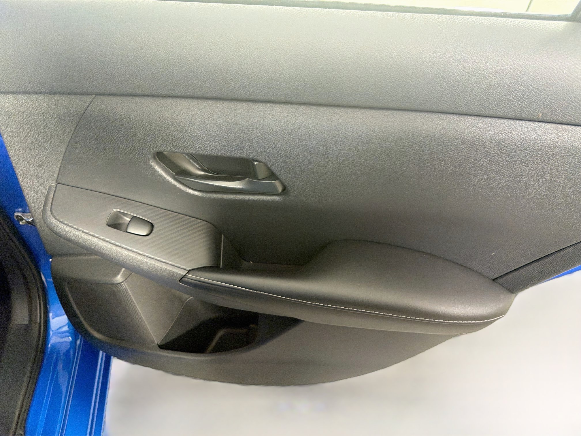 Used 2025 Nissan Sentra SV FWD image 27