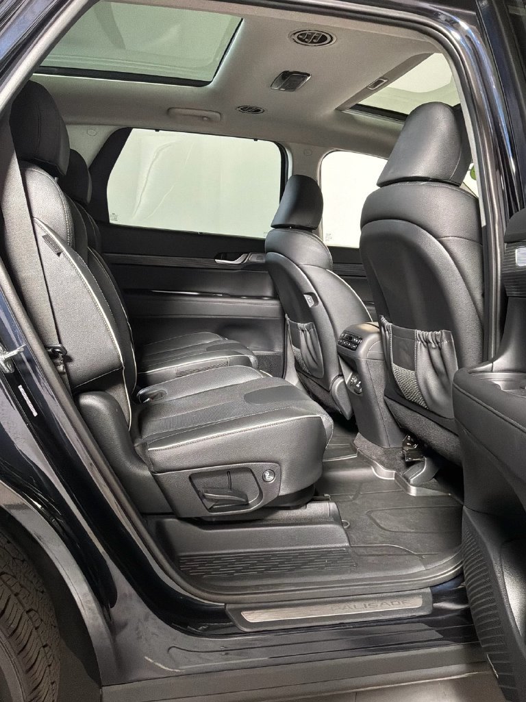 Used 2024 Hyundai Palisade Limited AWD/4WD image 20
