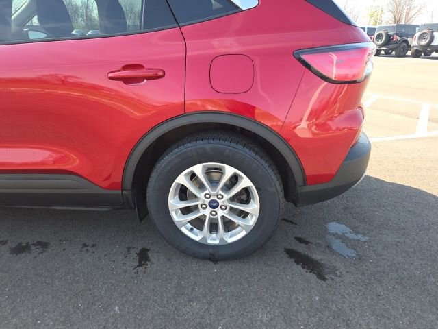 Used 2022 Ford Escape SE FWD image 11