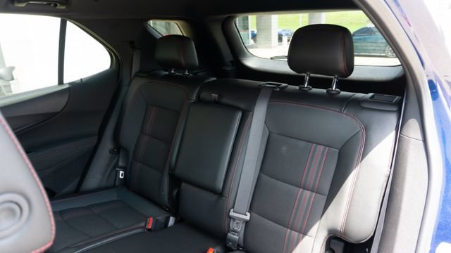 Used 2023 Chevrolet Equinox RS w/ LPO, Floor Liner Package FWD image 13