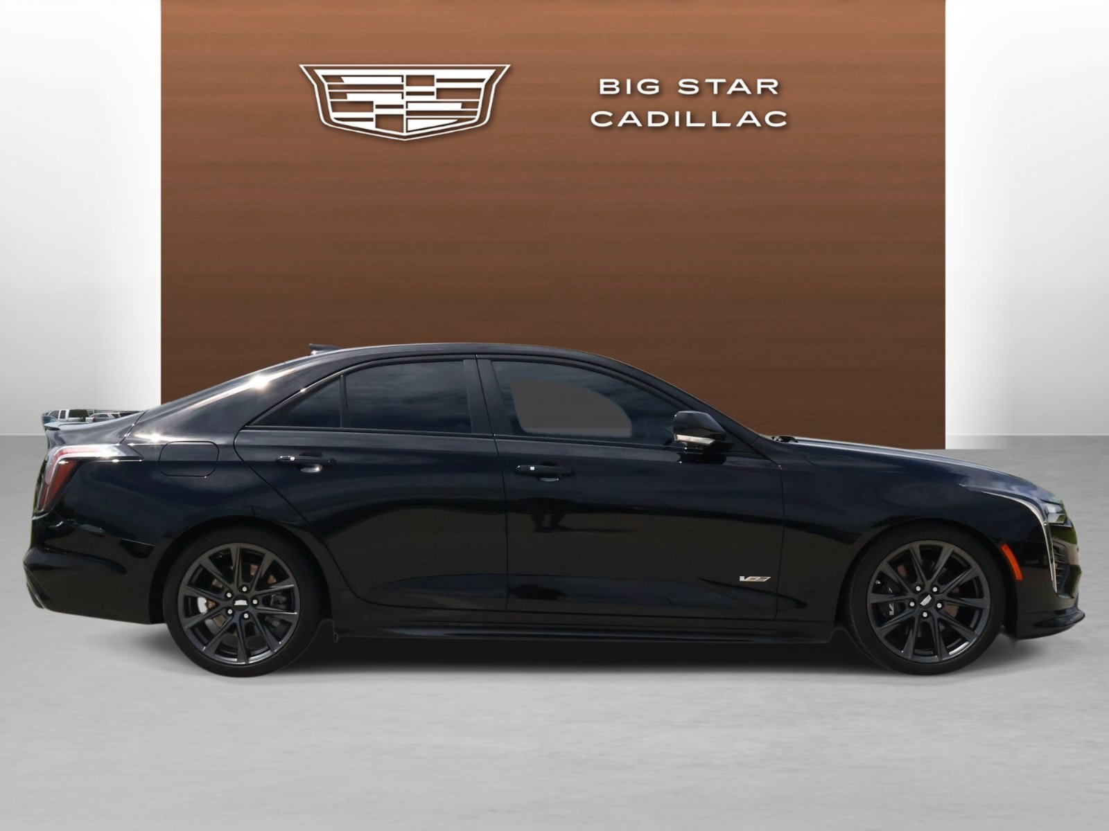 Used 2025 Cadillac CT4 V RWD image 6