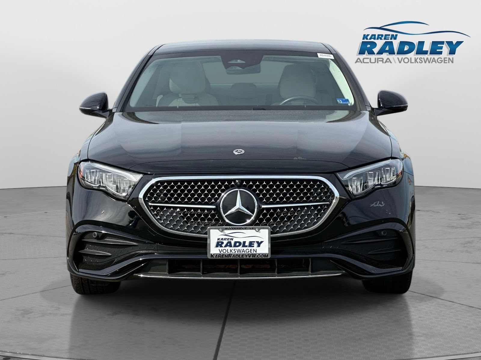 Used 2025 Mercedes-Benz E 350 4MATIC Sedan image 6