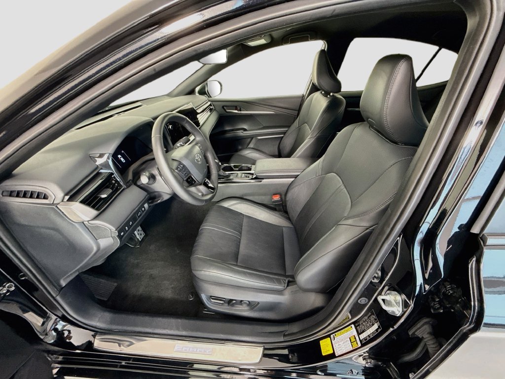 Used 2025 Toyota Camry XSE FWD image 19
