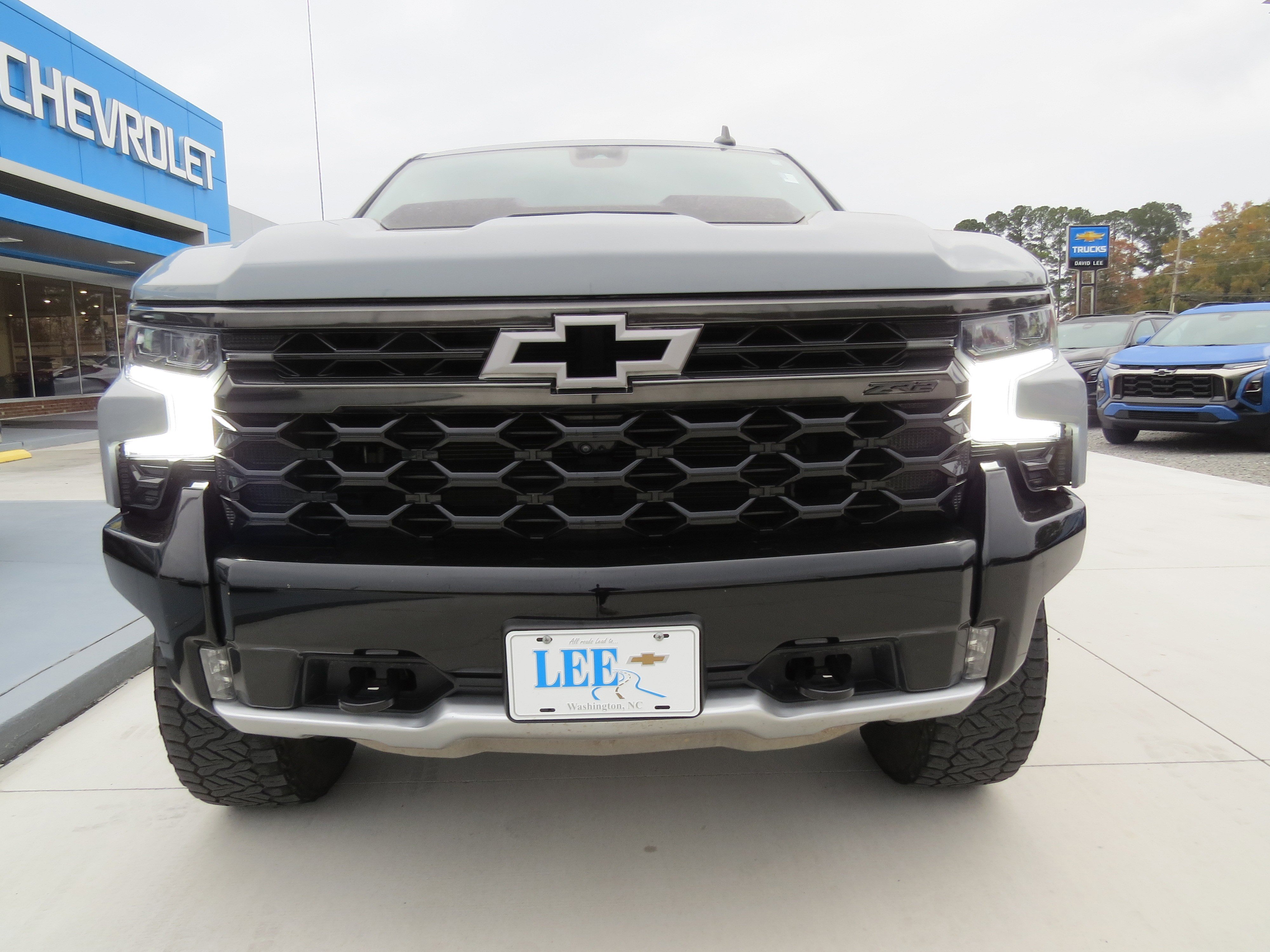 Used 2024 Chevrolet Silverado 1500 ZR2 w/ Technology Package AWD/4WD image 6